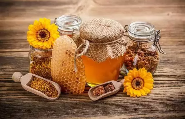 Il miele è un rimedio utile e gustoso che può aumentare la potenza maschile